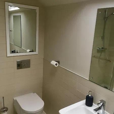 Stylish Centre Flat Leeds (West Yorkshire)